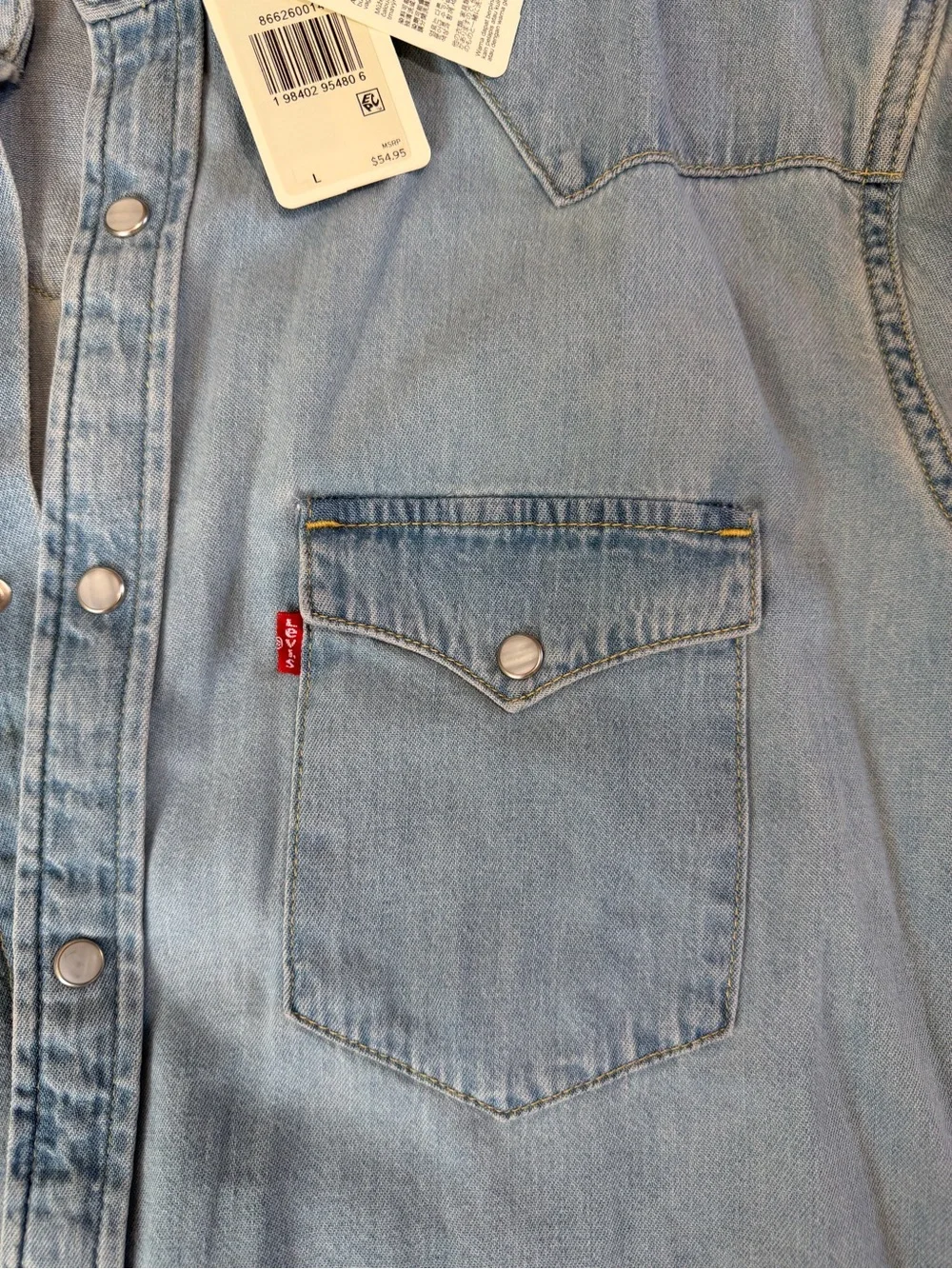 Levi's Light Blue Short-Sleeve Denim Western Shirt - Snap Front. Size L.